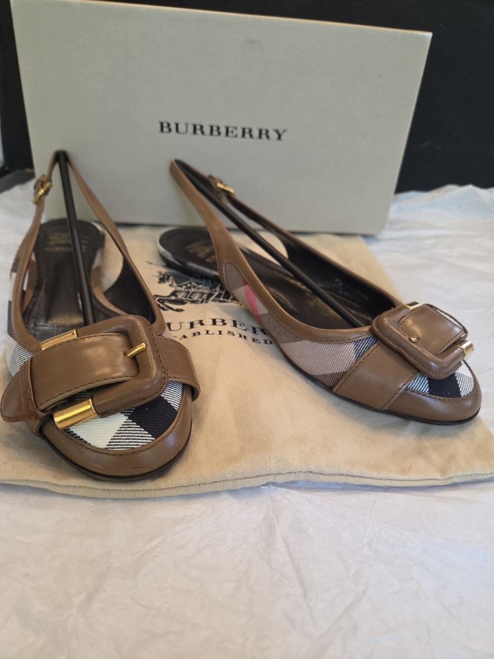 Authentic Burberry Brit Flat Leather Nova Check Sz 8.5 Slingback Sandals NICE!